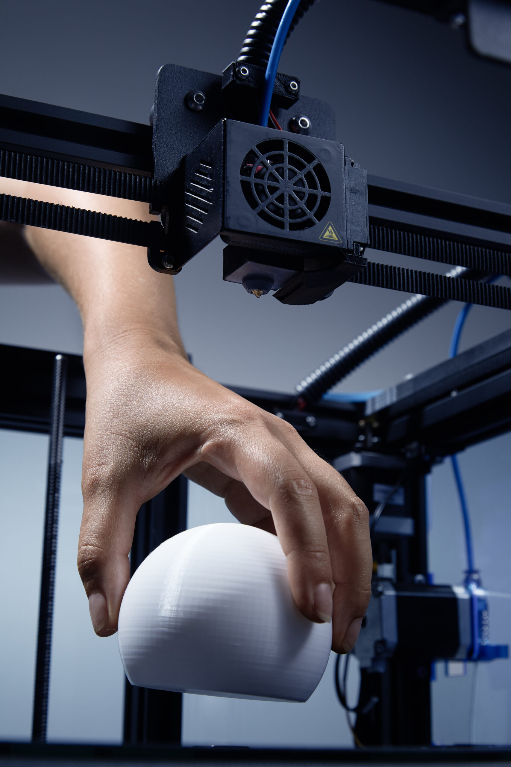 3D printer finish prototype print. طابعة ثلاثية الأبعاد